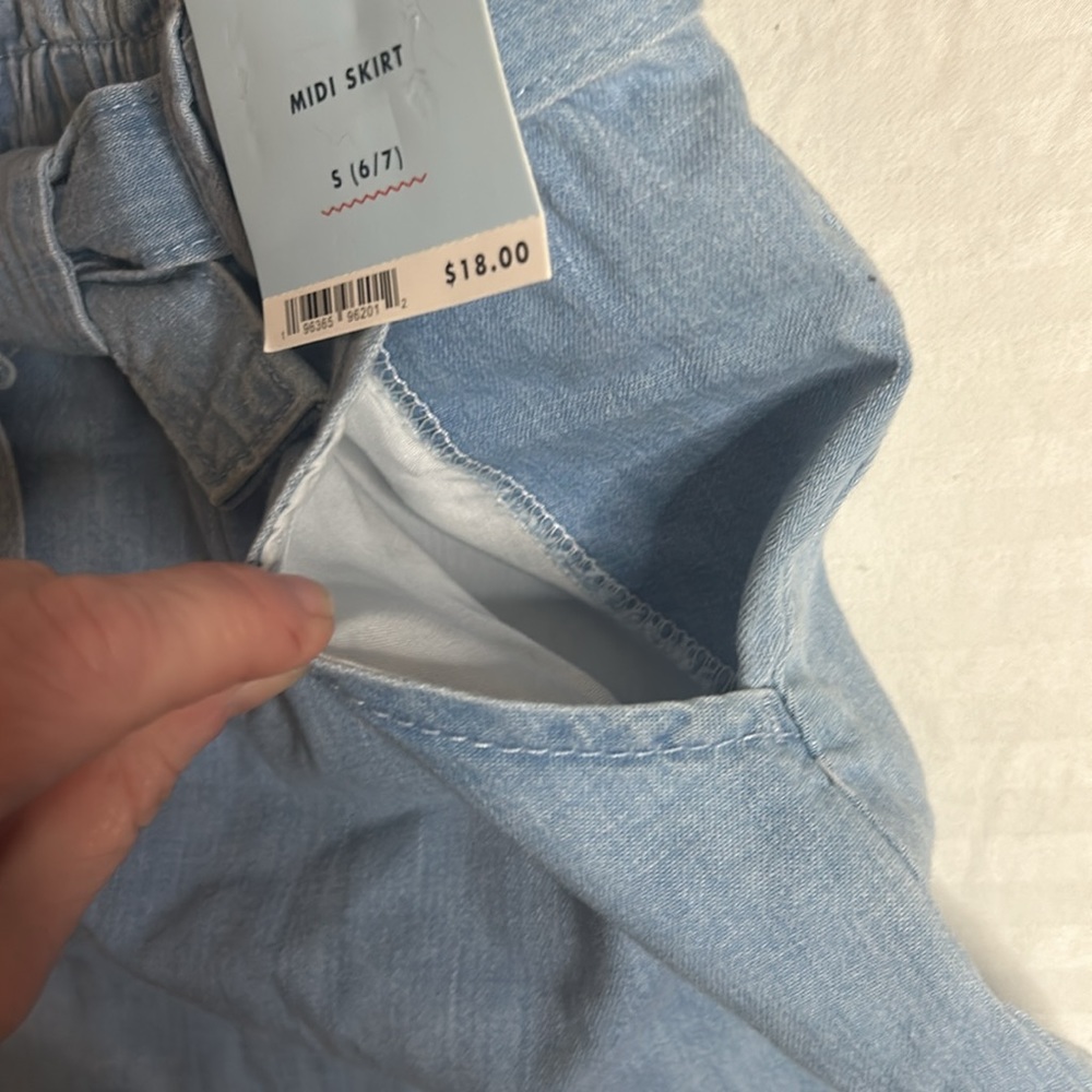 NWT Cat & Jack, light denim MIDI Skirt, pockets. Girls size S (6/7). - Picture 5 of 6